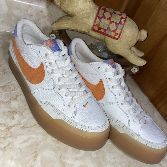 Size 9 - Nike Zoom Pogo Plus Premium SB White Mandarin Gum W